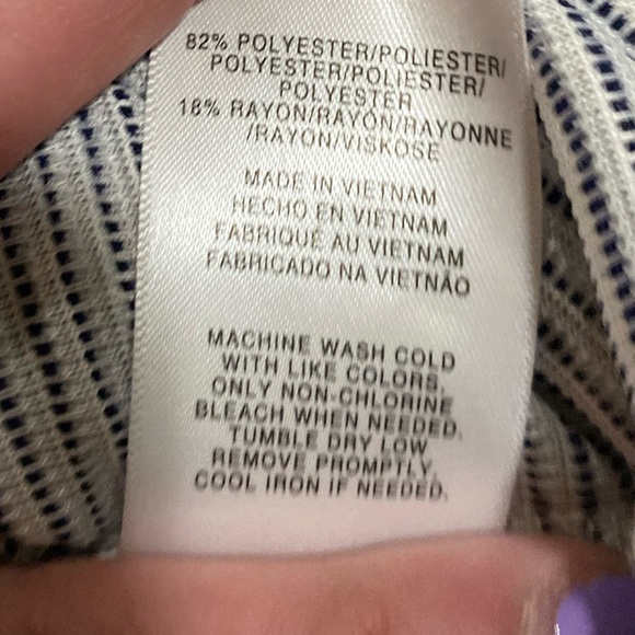 JONES New York Women's M Blue Textured Striped V-Neck Cap Sleeve Top - Picture 6 of 9